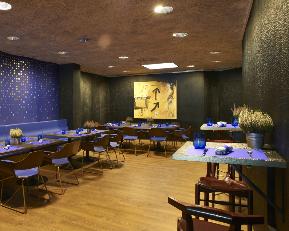Indigo Bar Tapes Restaurant & Lounge Interior