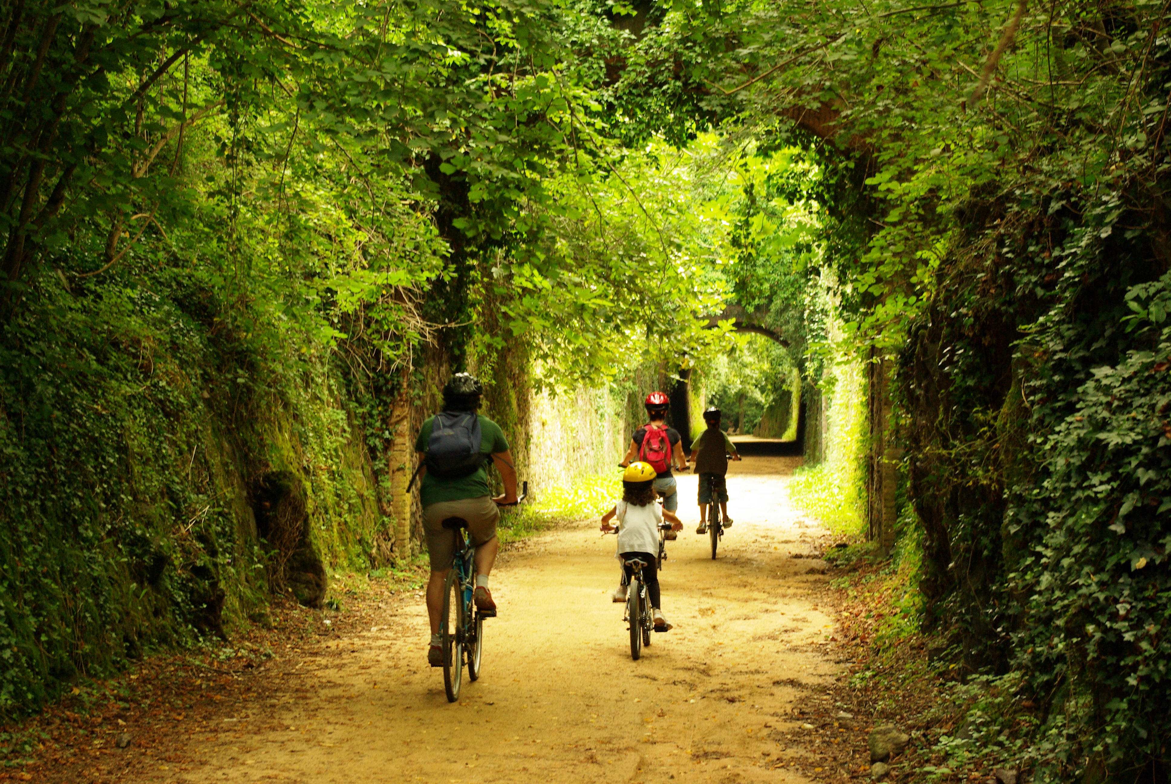 ATMA - Centro Logístico de Bicicletas Familia en bicicleta