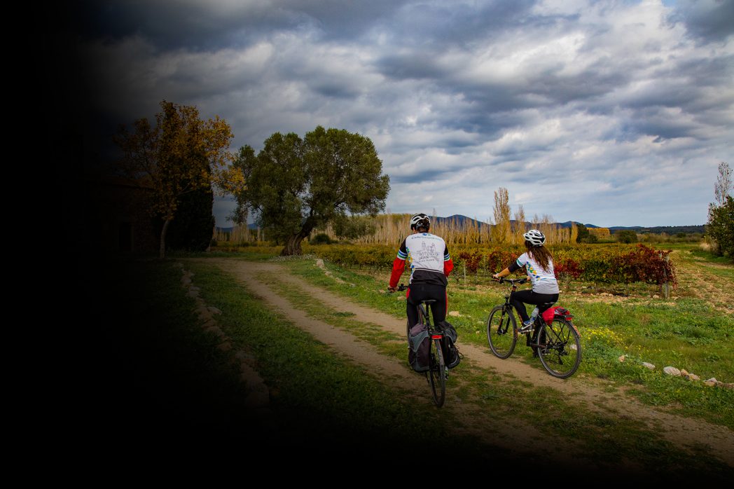 Cyclistes sur le circuit du l'Alt Empordà