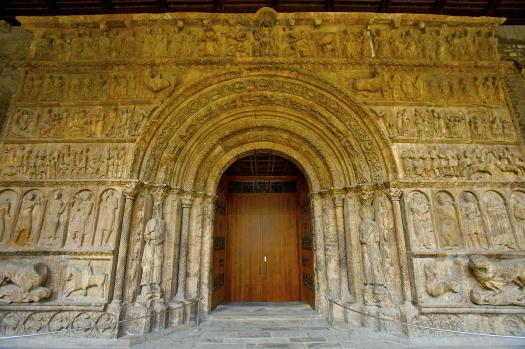 Portalada Monasterio Santa Maria de Ripoll