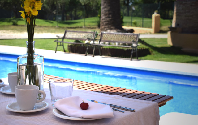 Piscine et table Ca la Caputxeta