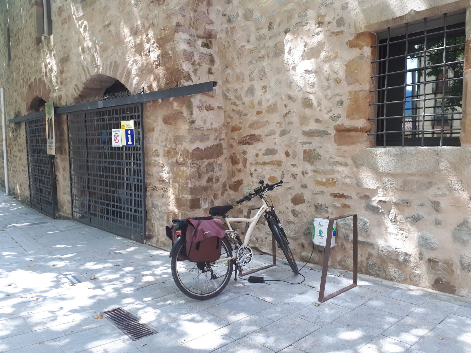 Electric bike charger in Sant Joan Abadesses