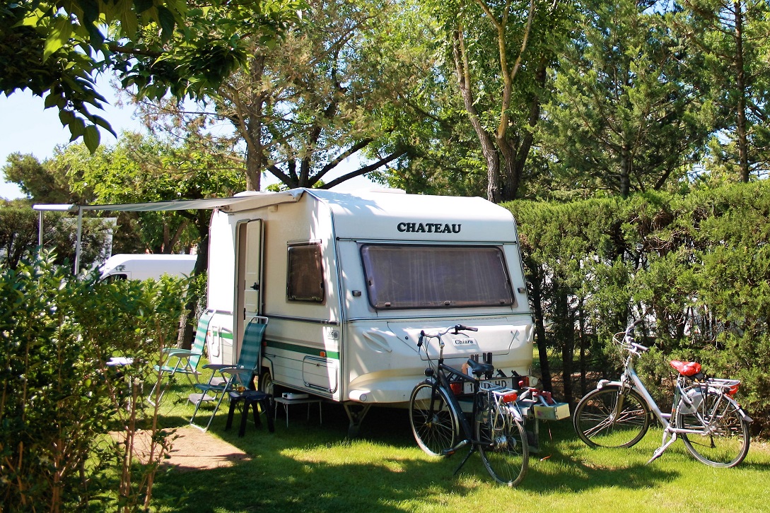 Caravanning and bikes in Camping Rodas