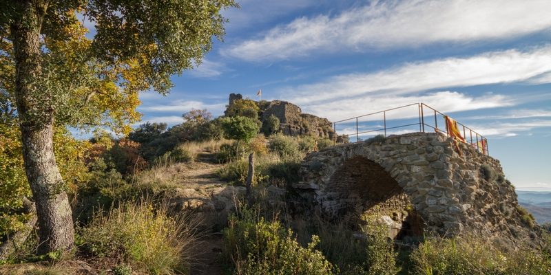 Imatge exterior del castell d'Hostoles