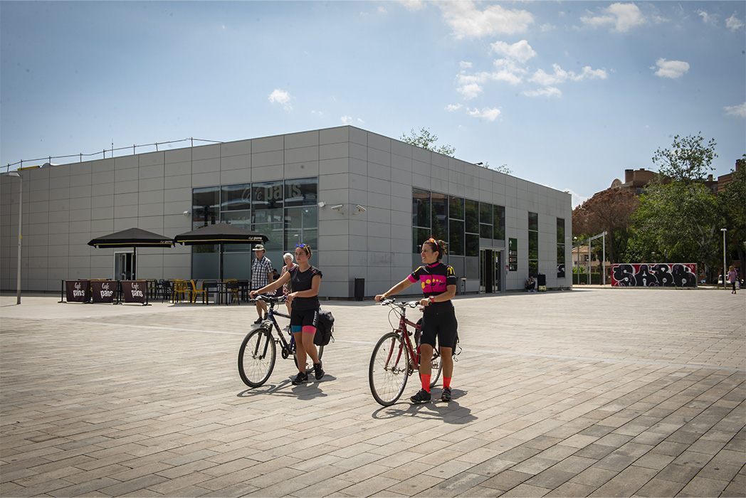 Mitja Pirinexus intermodal Costa Brava, ciclistes a l'estació de tren de Girona