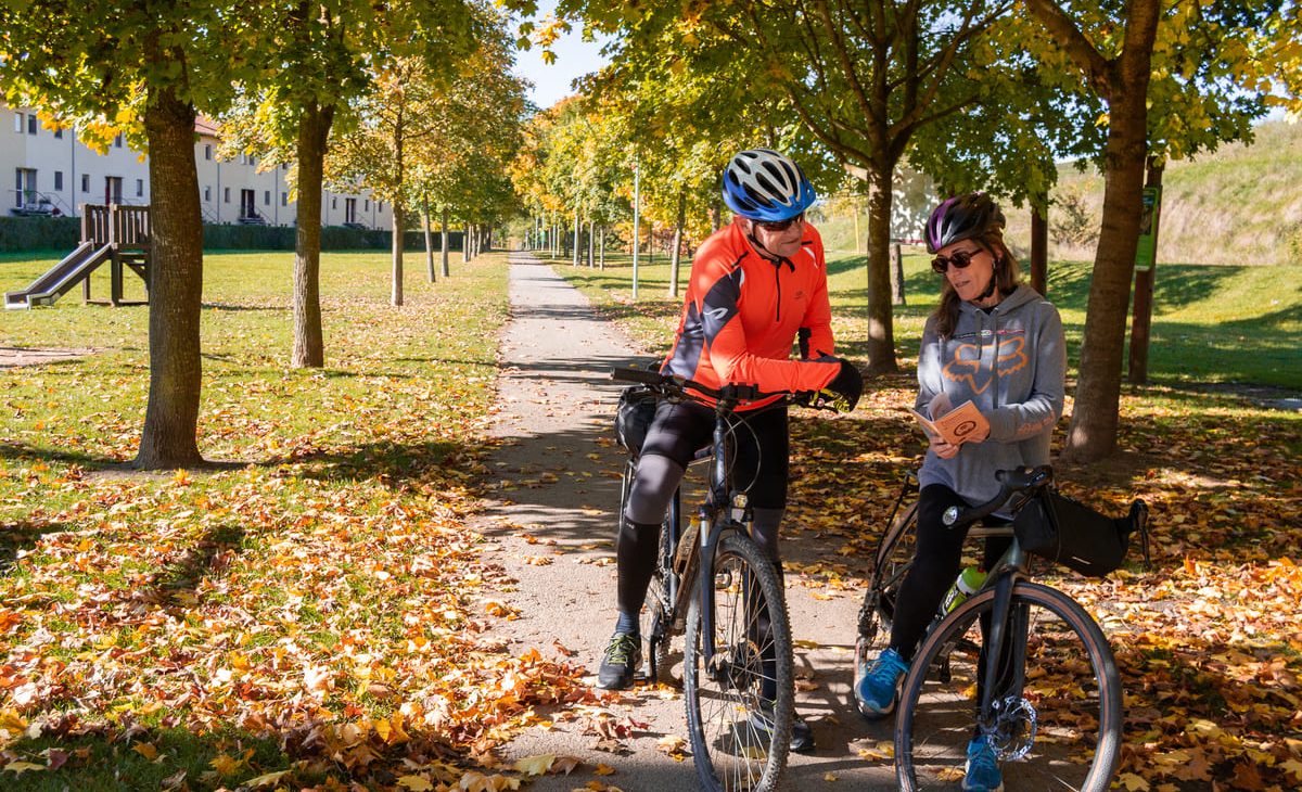 Ciclistes amb el Pasaporte de Caminos Naturales