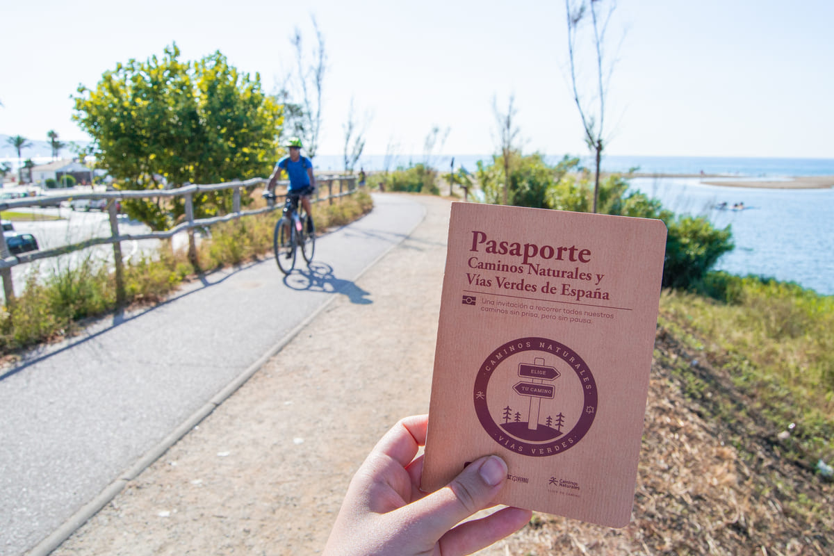 Pasaporte Caminos Naturales i ciclista al Camí Natural de la Muga
