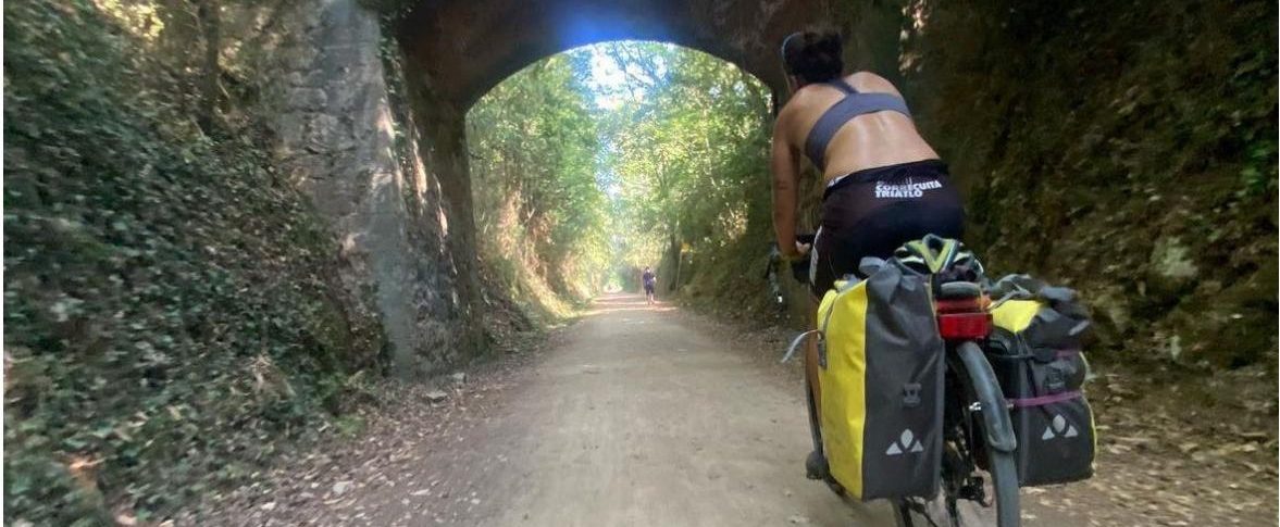 Cicloviajeras en la ruta Pirinexus